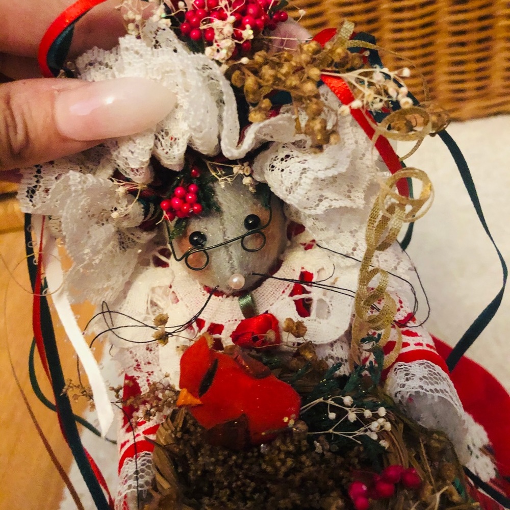 Vintage 80’s Christmas cottage core farm house mouse decor